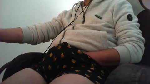 Snapshot of endearment115 chatting on 12/01/24, 10:10 endearment115 online show from 12/01/24, 10:10