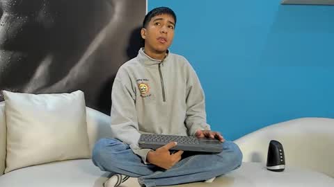 Snapshot of ender_h0t chatting on 01/07/26, 01:46 Ender online show from 01/07/26, 01:46