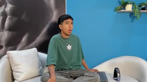 Snapshot of ender_h0t chatting on 01/09/26, 02:20 Ender online show from 01/09/26, 02:20