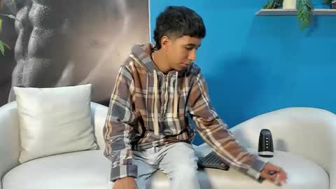 Snapshot of ender_h0t chatting on 01/12/26, 02:22 Ender online show from 01/12/26, 02:22