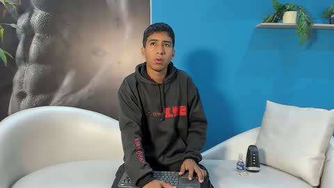 Snapshot of ender_h0t chatting on 01/13/26, 01:16 Ender online show from 01/13/26, 01:16