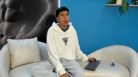 Snapshot of ender_h0t chatting on 02/07/26, 02:10 Ender online show from 02/07/26, 02:10