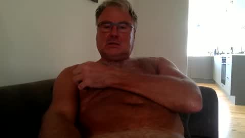 Snapshot of endurado chatting on 09/22/25, 08:49 endurado online show from 09/22/25, 08:49