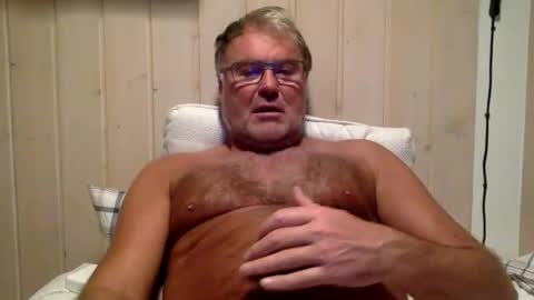 Snapshot of endurado chatting on 10/25/25, 08:36 endurado online show from 10/25/25, 08:36