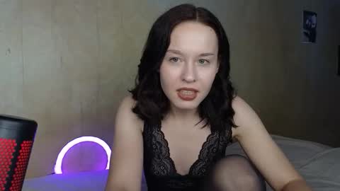 Missis And Mister Fox online show from 12/21/25, 03:30