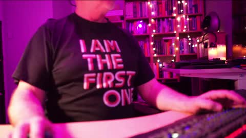 Snapshot of energybra chatting on 04/06/26, 12:30 uk online show from 04/06/26, 12:30