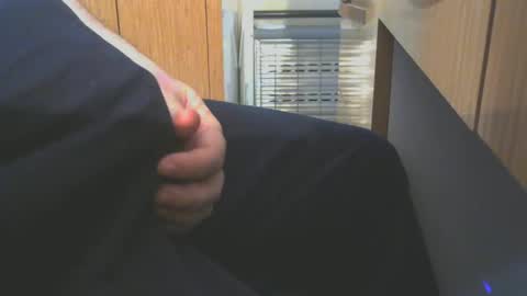 Snapshot of engin_83 chatting on 12/13/25, 08:58 engin_83 online show from 12/13/25, 08:58