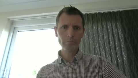 Snapshot of englishguy183 chatting on 06/10/26, 04:39 EnglishGuy183 online show from 06/10/26, 04:39