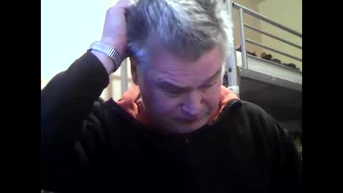 Snapshot of englishguysurrey chatting on 10/29/25, 07:10 englishguysurrey online show from 10/29/25, 07:10