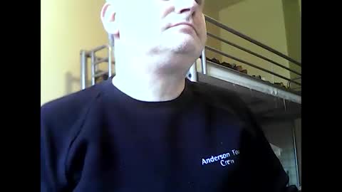 Snapshot of englishguysurrey chatting on 11/14/25, 12:04 englishguysurrey online show from 11/14/25, 12:04