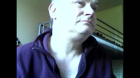 Snapshot of englishguysurrey chatting on 03/17/26, 09:34 englishguysurrey online show from 03/17/26, 09:34