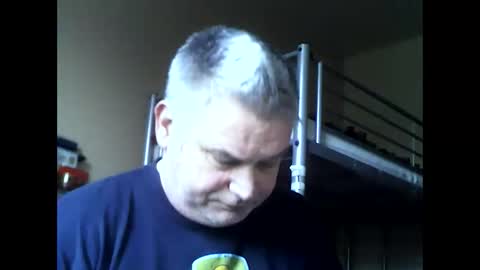 Snapshot of englishguysurrey chatting on 03/25/26, 06:19 englishguysurrey online show from 03/25/26, 06:19