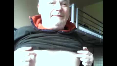 Snapshot of englishguysurrey chatting on 03/27/26, 07:36 englishguysurrey online show from 03/27/26, 07:36
