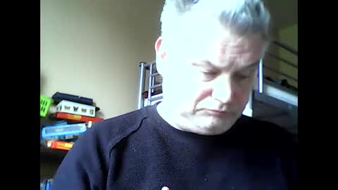 Snapshot of englishguysurrey chatting on 04/15/26, 10:00 englishguysurrey online show from 04/15/26, 10:00