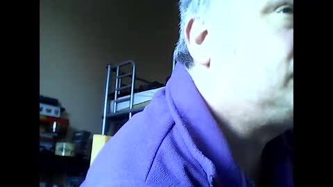 Snapshot of englishguysurrey chatting on 04/19/26, 06:13 englishguysurrey online show from 04/19/26, 06:13