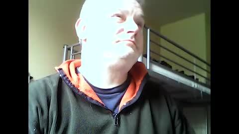 Snapshot of englishguysurrey chatting on 05/08/26, 01:38 englishguysurrey online show from 05/08/26, 01:38