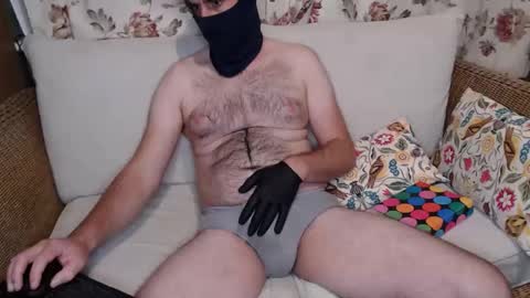 Snapshot of englishshyguyuk chatting on 11/05/25, 07:58 englishshyguyuk online show from 11/05/25, 07:58