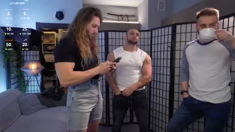 Johnny online show from 11/27/25, 04:09