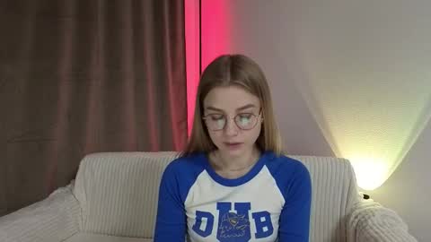 Snapshot of enjoyeverymoment_ chatting on 09/22/25, 07:49 enjoyeverymoment_ online show from 09/22/25, 07:49