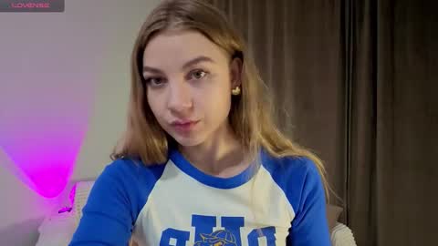 Snapshot of enjoyeverymoment_ chatting on 09/27/25, 06:02 enjoyeverymoment_ online show from 09/27/25, 06:02