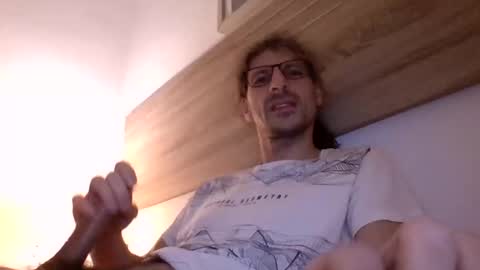 Snapshot of enri222 chatting on 02/25/25, 12:36 rineking online show from 02/25/25, 12:36