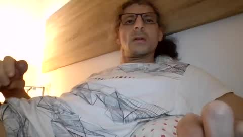 Snapshot of enri222 chatting on 02/27/25, 12:32 rineking online show from 02/27/25, 12:32