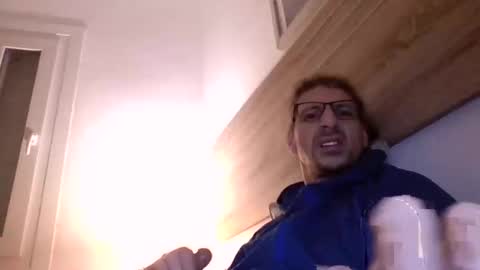 Snapshot of enri222 chatting on 03/04/25, 01:12 rineking online show from 03/04/25, 01:12