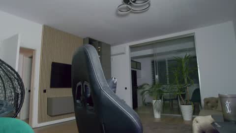 Snapshot of enrikoblue chatting on 02/01/25, 08:37 Erik online show from 02/01/25, 08:37