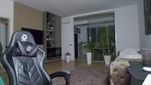 Snapshot of enrikoblue chatting on 03/04/25, 08:05 Erik online show from 03/04/25, 08:05