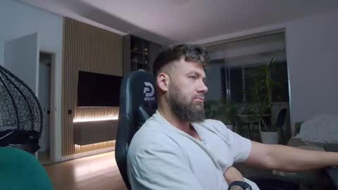 Snapshot of enrikoblue chatting on 03/09/25, 07:59 Erik online show from 03/09/25, 07:59