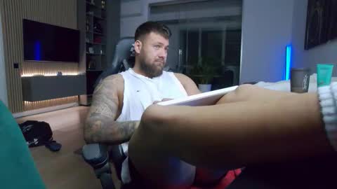 Snapshot of enrikoblue chatting on 02/02/26, 09:02 Erik online show from 02/02/26, 09:02