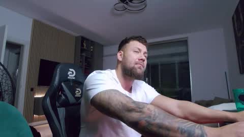 Snapshot of enrikoblue chatting on 02/09/26, 08:02 Erik online show from 02/09/26, 08:02