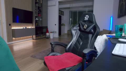 Snapshot of enrikoblue chatting on 02/22/26, 11:25 Erik online show from 02/22/26, 11:25