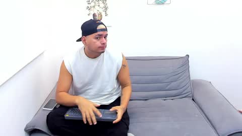 enrique online show from 12/21/24, 03:20