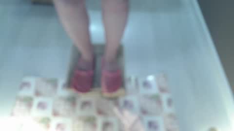 Snapshot of enronset chatting on 12/25/24, 04:32 betty online show from 12/25/24, 04:32