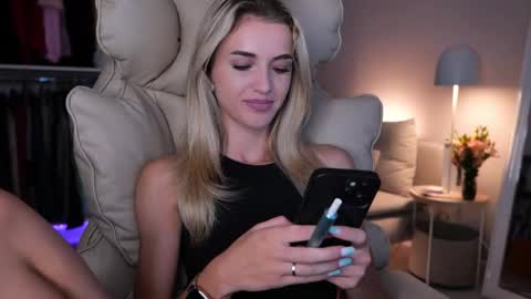 Snapshot of entya chatting on 09/10/25, 05:40 entya online show from 09/10/25, 05:40