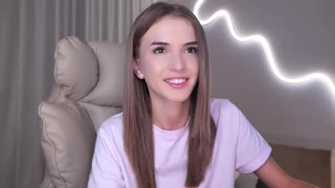 Snapshot of entya chatting on 10/16/25, 05:41 entya online show from 10/16/25, 05:41