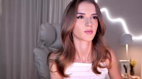 Snapshot of entya chatting on 10/20/25, 05:08 entya online show from 10/20/25, 05:08