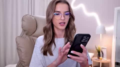 Snapshot of entya chatting on 11/03/25, 06:58 entya online show from 11/03/25, 06:58