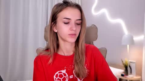 Snapshot of entya chatting on 11/07/25, 07:19 entya online show from 11/07/25, 07:19