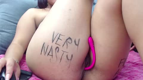 Snapshot of eny_dirty chatting on 12/28/24, 05:25 Enny Dirty online show from 12/28/24, 05:25