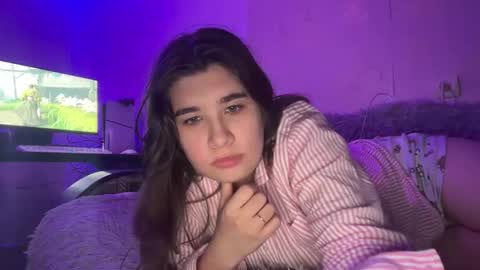 Snapshot of enyazhe chatting on 11/07/25, 06:30 hoenyazhe online show from 11/07/25, 06:30