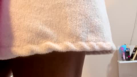 Snapshot of enyelsalas2 chatting on 02/08/25, 11:33 Angela online show from 02/08/25, 11:33