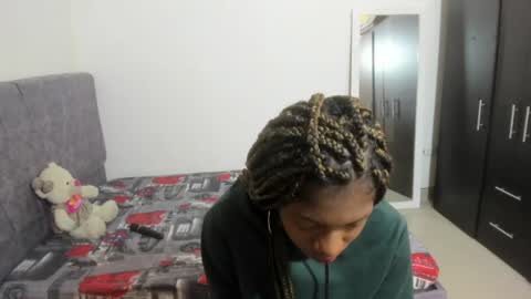 Snapshot of enyelsalas2 chatting on 10/30/25, 01:18 Angela online show from 10/30/25, 01:18