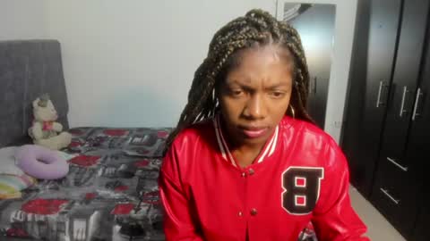 Snapshot of enyelsalas2 chatting on 11/02/25, 12:24 Angela online show from 11/02/25, 12:24