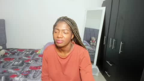 Snapshot of enyelsalas2 chatting on 11/05/25, 02:22 Angela online show from 11/05/25, 02:22