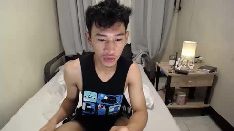 Snapshot of enzinoxx2024 chatting on 10/29/25, 05:47 enzo online show from 10/29/25, 05:47