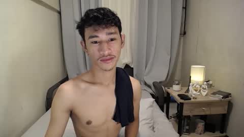 Snapshot of enzinoxx2024 chatting on 11/10/25, 08:19 enzo online show from 11/10/25, 08:19