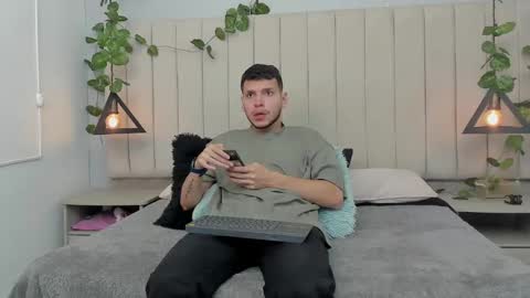 ENZO online show from 11/01/25, 02:52