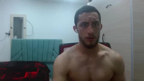 Snapshot of enzo_savage chatting on 10/15/25, 06:30 enzo_savage online show from 10/15/25, 06:30